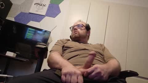 Snapshot of biggydee8989 chatting on 02.14.26 biggydee8989 online show from 02.14.26