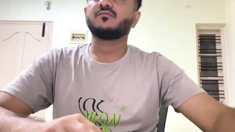 Snapshot of bighandsomesatisfy chatting on 11.02.25 bighandsomesatisfy online show from 11.02.25