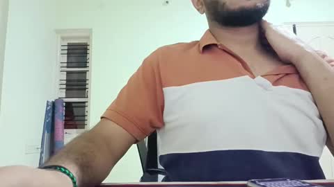 Snapshot of bighandsomesatisfy chatting on 11.04.25 bighandsomesatisfy online show from 11.04.25