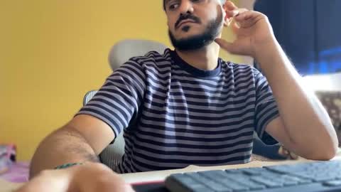 Snapshot of bighandsomesatisfy chatting on 03.01.26 bighandsomesatisfy online show from 03.01.26