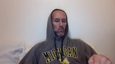 Snapshot of bighugemouthful chatting on 09.16.25 Chaz online show from 09.16.25