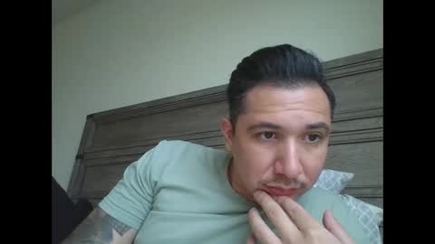 Snapshot of bigjraw2487 chatting on 11.05.25 bigjraw2487 online show from 11.05.25