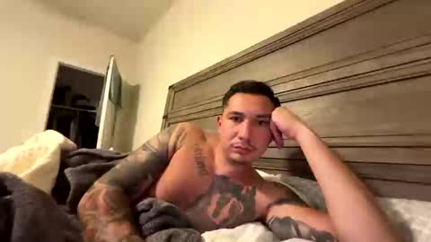 Snapshot of bigjraw2487 chatting on 11.23.25 bigjraw2487 online show from 11.23.25