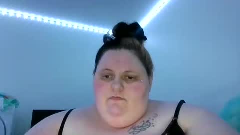 Snapshot of bigmama91 chatting on 09.22.25 bigmama91 online show from 09.22.25