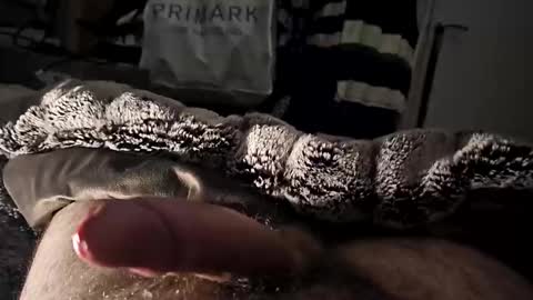 Snapshot of bigrobnob chatting on 12.15.25 bigrobnob online show from 12.15.25