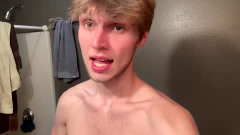 Snapshot of bigskinnyboyshh chatting on 12.16.24 bigskinnyboyshh online show from 12.16.24