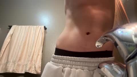 Snapshot of bigskinnyboyshh chatting on 12.26.24 bigskinnyboyshh online show from 12.26.24