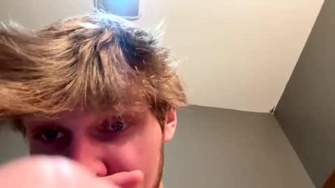 Snapshot of bigskinnyboyshh chatting on 01.21.25 bigskinnyboyshh online show from 01.21.25