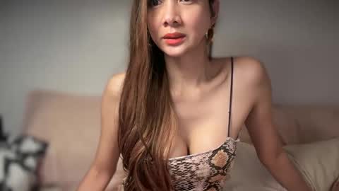 Yna     online show from 12.11.24