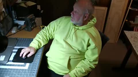 Snapshot of bigthump9999 chatting on 12.15.24 bigthump9999 online show from 12.15.24