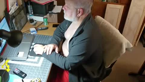 Snapshot of bigthump9999 chatting on 01.05.25 bigthump9999 online show from 01.05.25