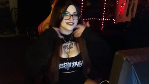 Snapshot of bigtiddygothxx chatting on 11.22.25 Lealithhh online show from 11.22.25