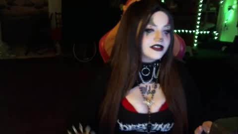 Snapshot of bigtiddygothxx chatting on 11.23.25 Lealithhh online show from 11.23.25