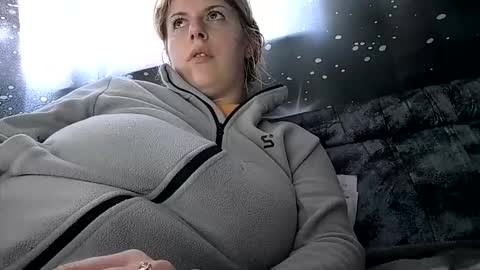 bigtitslala online show from 10.27.25