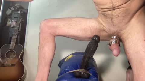 Snapshot of biguywithtoys chatting on 02.12.25 biguywithtoys online show from 02.12.25