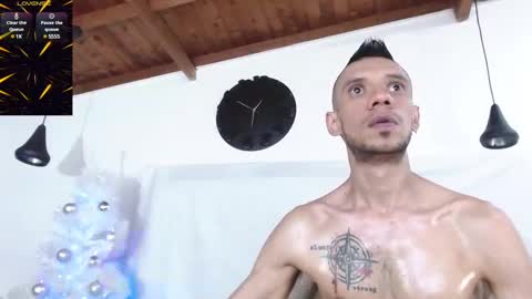 Snapshot of bigzehuz chatting on 12.24.24 andres online show from 12.24.24