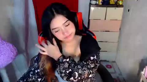 Snapshot of bilat_tinax chatting on 12.02.25 bilat tinax online show from 12.02.25