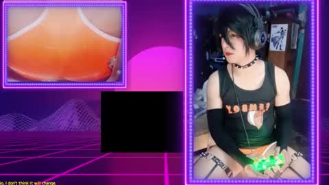 Snapshot of billie_cross_ chatting on 12.14.25 billie_cross_ online show from 12.14.25