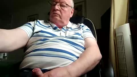 Snapshot of billlllllyb chatting on 04.21.26 billlllllyb online show from 04.21.26