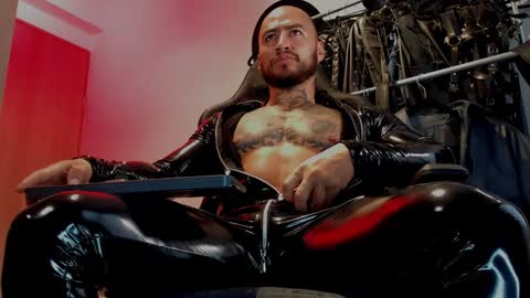 Snapshot of billymayer_ chatting on 12.23.24 billy online show from 12.23.24