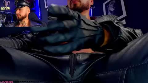 Snapshot of billymayer_ chatting on 10.12.25 billy online show from 10.12.25