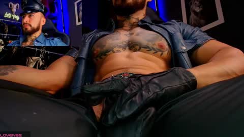 Snapshot of billymayer_ chatting on 11.05.25 billy online show from 11.05.25