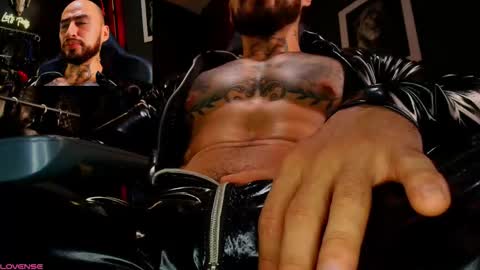 Snapshot of billymayer_ chatting on 11.11.25 billy online show from 11.11.25