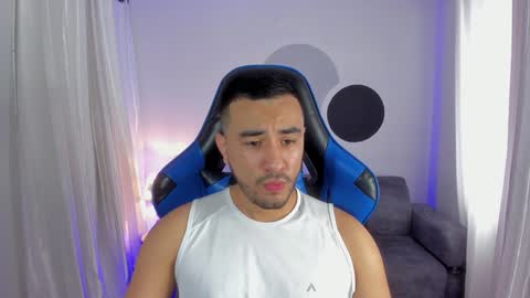 Snapshot of bilyryan1 chatting on 12.01.24 Nick Moca online show from 12.01.24