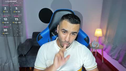 Snapshot of bilyryan1 chatting on 01.12.25 Nick Moca online show from 01.12.25