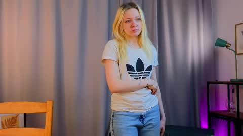 Snapshot of birgitfirman chatting on 04.11.26 Alice online show from 04.11.26