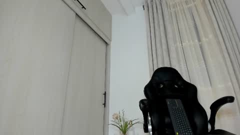 Biscuit oliva online show from 06.20.26