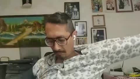 Snapshot of bisexmangenx chatting on 10.14.25 Manu O online show from 10.14.25