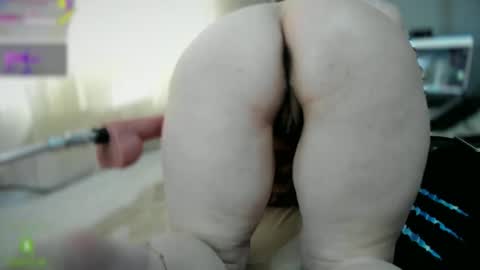 bisex woman online show from 05.04.26