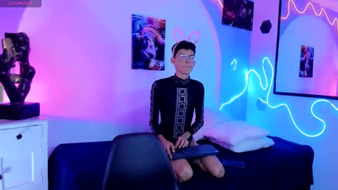  ..  .. online show from 09.15.25