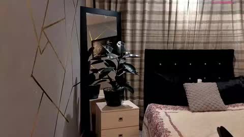  ..  .. online show from 10.05.25