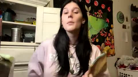 bitchesinthebasement online show from 12.25.24
