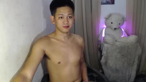 Snapshot of bj_alex31 chatting on 10.08.25 alex online show from 10.08.25