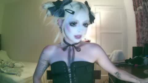 vampire fang  online show from 07.11.26