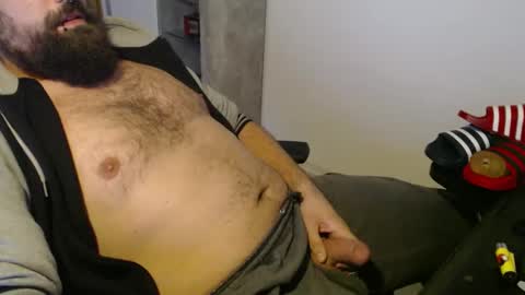 Snapshot of black_beard_slides chatting on 11.24.25 black_beard_slides online show from 11.24.25