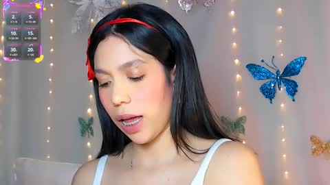 Snapshot of black_dar_ chatting on 12.15.25 Sara online show from 12.15.25