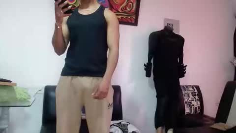 Snapshot of black_hot26 chatting on 10.04.25 black_hot26 online show from 10.04.25