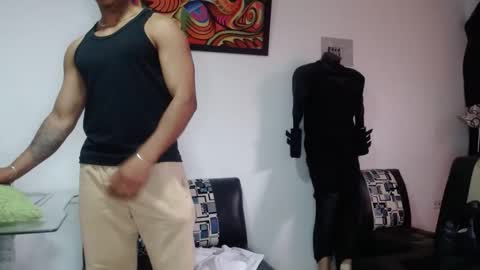 Snapshot of black_hot26 chatting on 10.10.25 black_hot26 online show from 10.10.25