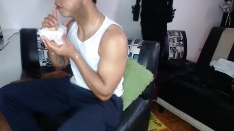 Snapshot of black_hot26 chatting on 10.21.25 black_hot26 online show from 10.21.25