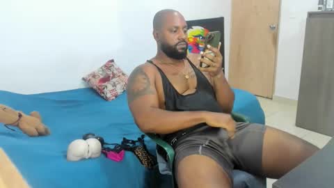 Snapshot of black_man_sexy chatting on 10.15.25 BIGCOCK online show from 10.15.25