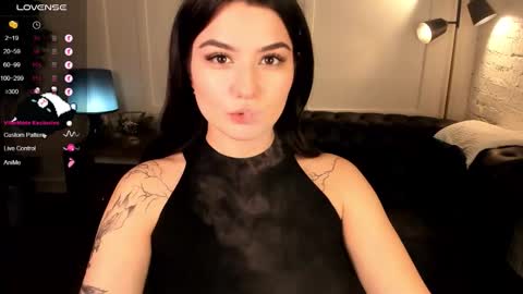 Snapshot of black_pant3r chatting on 09.27.25 Mon Mon online show from 09.27.25