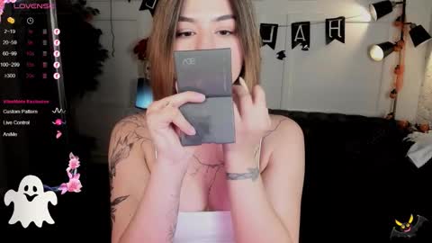 Snapshot of black_pant3r chatting on 11.02.25 Mon Mon online show from 11.02.25