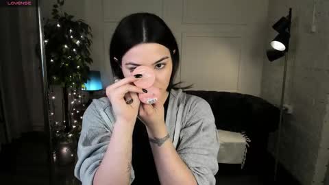 Snapshot of black_pant3r chatting on 03.27.26 Mon Mon online show from 03.27.26