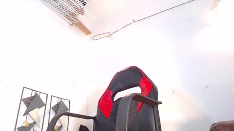 Snapshot of black_raiden chatting on 10.13.25 black raiden online show from 10.13.25