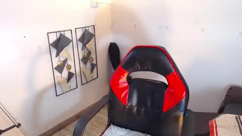 Snapshot of black_raiden chatting on 10.27.25 black raiden online show from 10.27.25