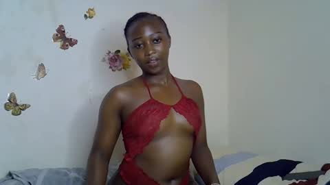 Snapshot of black_rosey chatting on 11.21.25 veraa online show from 11.21.25